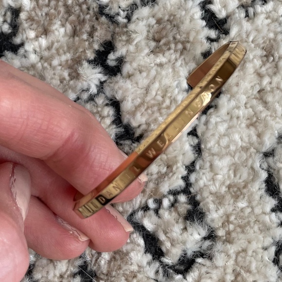 Daniel Wellington Rose Gold Bangle - Picture 2 of 4